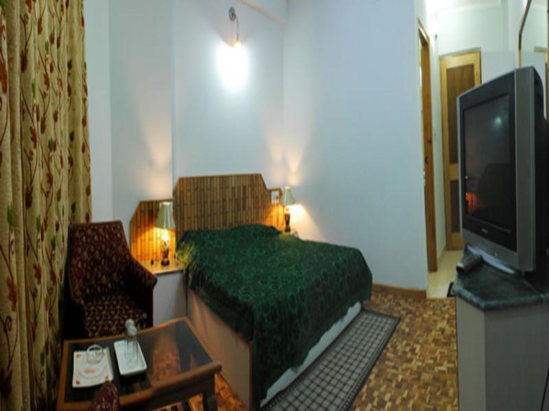 Hotel Satkar Residency - Riverside Old Manali Экстерьер фото